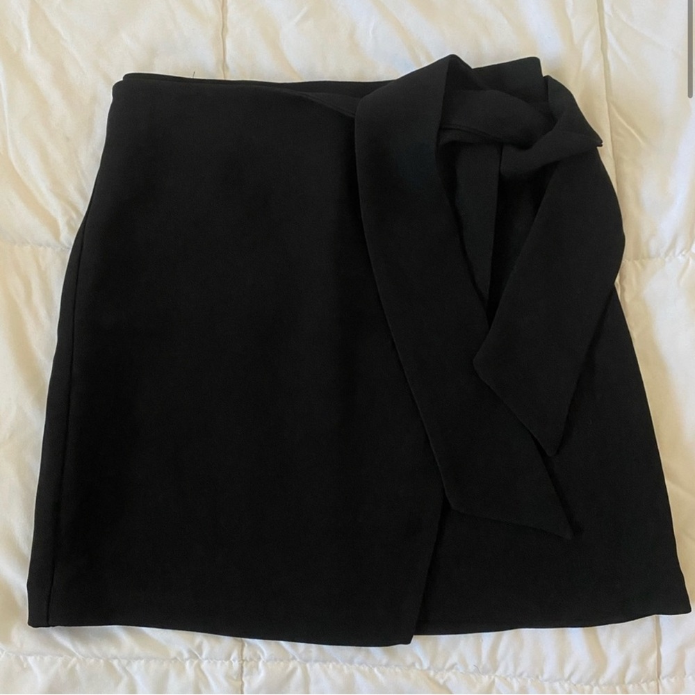 Wilfred Black Tie Front Faux-wrap Mini Skirt Size 2